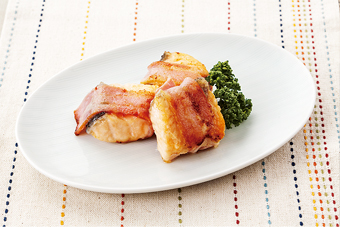 生鮭のベーコン巻き焼き