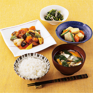 揚・煮・和の調理法でつくるバランス定食